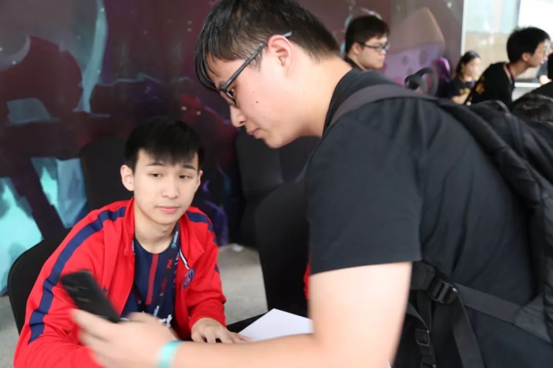 EN中