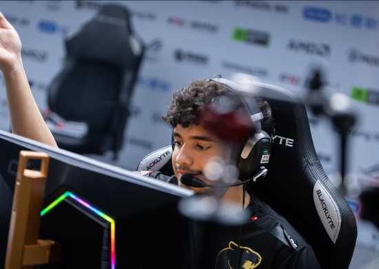 扑克里最值钱的是耐心（在扑克中，耐心才是最大的筹码）