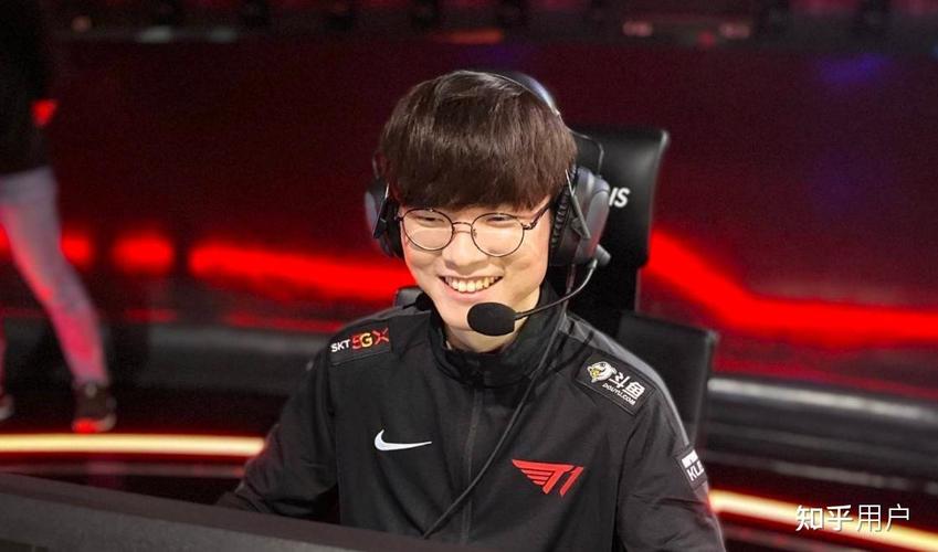 离谱！CSGO职业选手flamie网吧上机忘退账号失去FPL资格