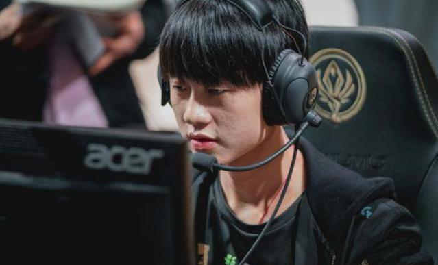 百家乐新手别被一把牌带走（百家乐新手别让一手牌左右你的判断）